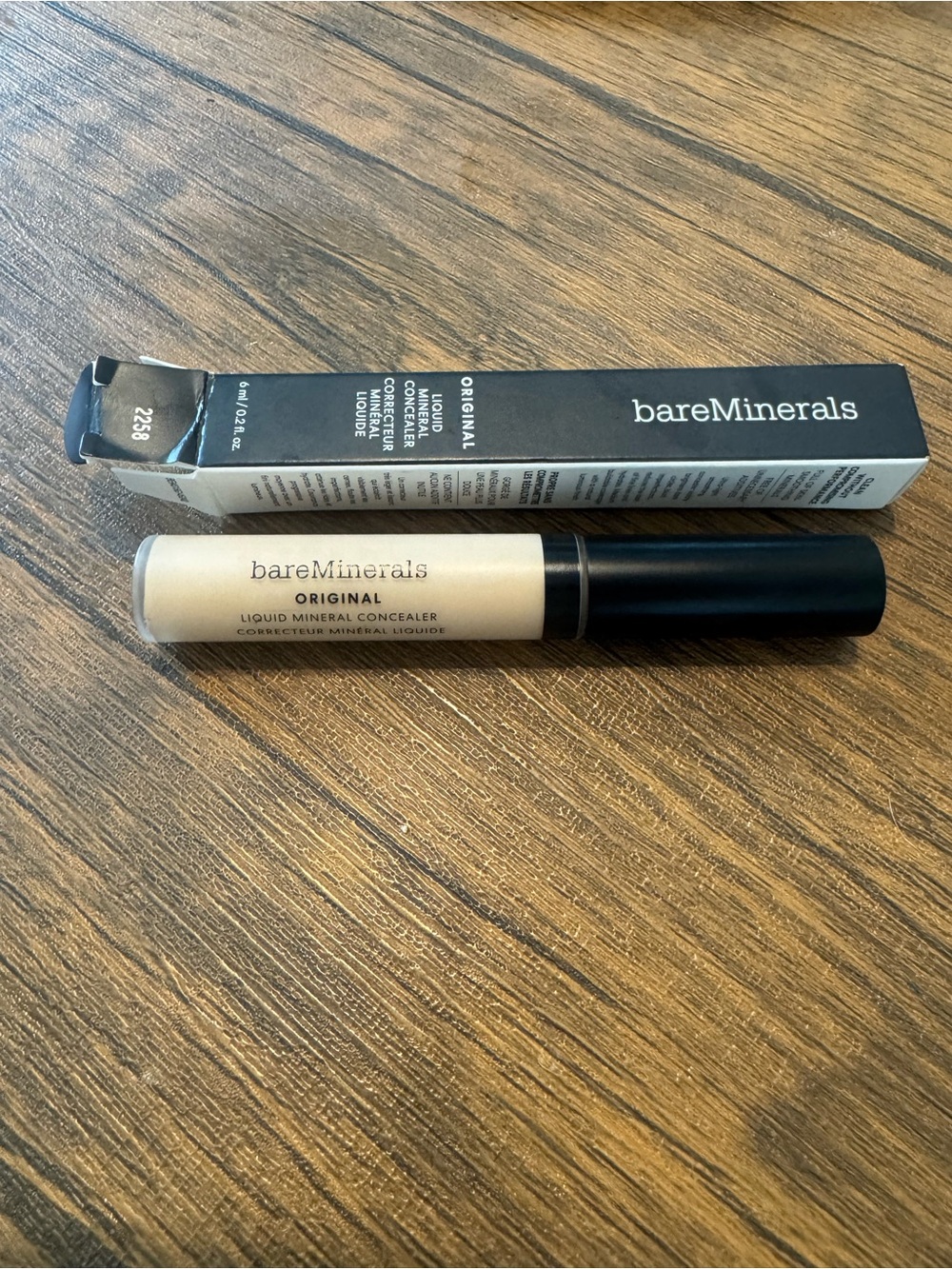 bareMinerals Original Liquid Mineral Concealer - Fair 1W - Picture 4 of 4